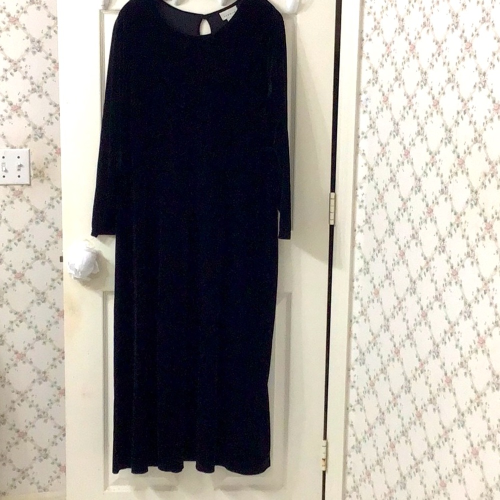 PLUS size 18/20 EVENING black velvet feel maxi dress.